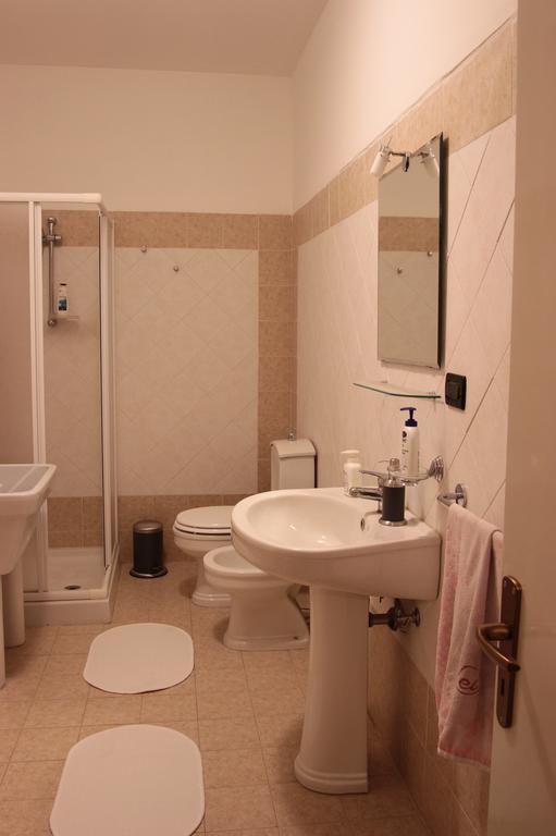 نيكولوسي B&B Fiori Di Lava الغرفة الصورة