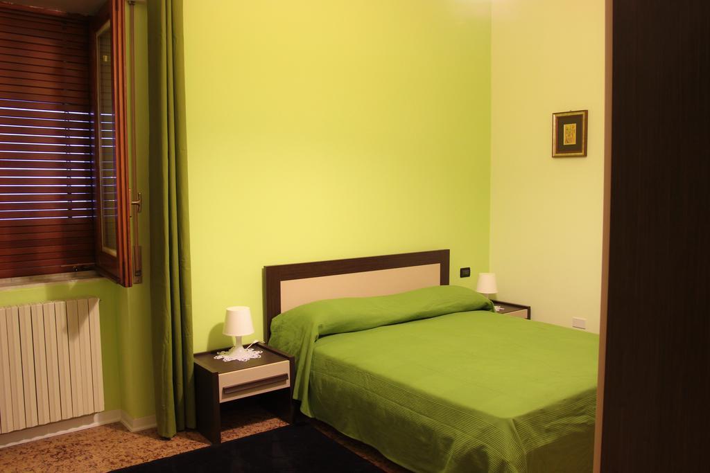 نيكولوسي B&B Fiori Di Lava الغرفة الصورة
